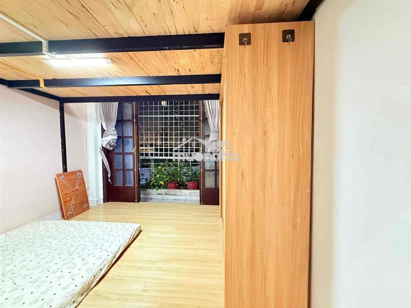 Cho thuê căn 2pn ban công giá rẻ tại q3 gần cv tao đàn, đh mở, sgu
