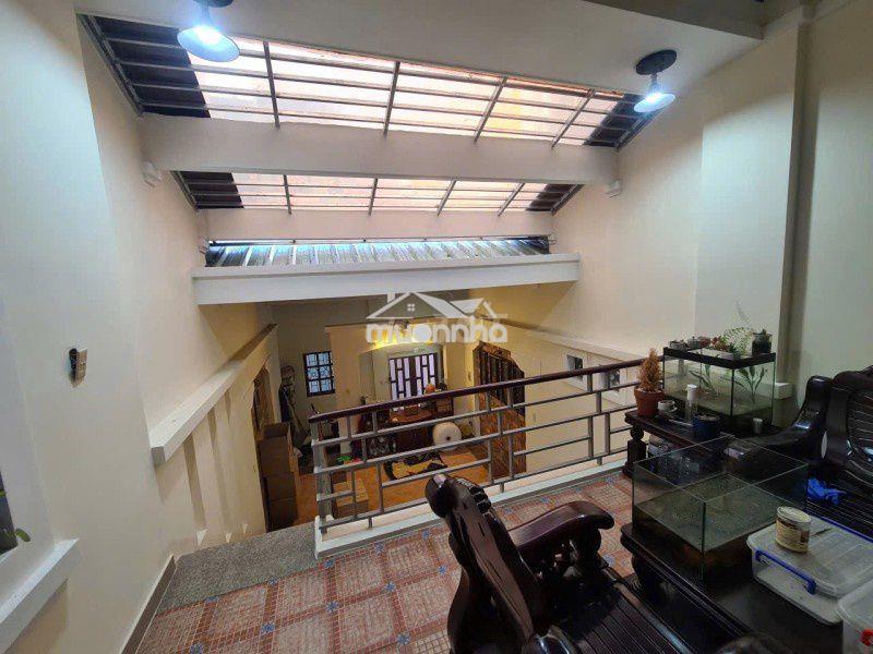 Gấp bán giảm 8 tỷ- 130m2- ngang 7m*23m- 3 tầng- xe hơi đỗ cổng - 4