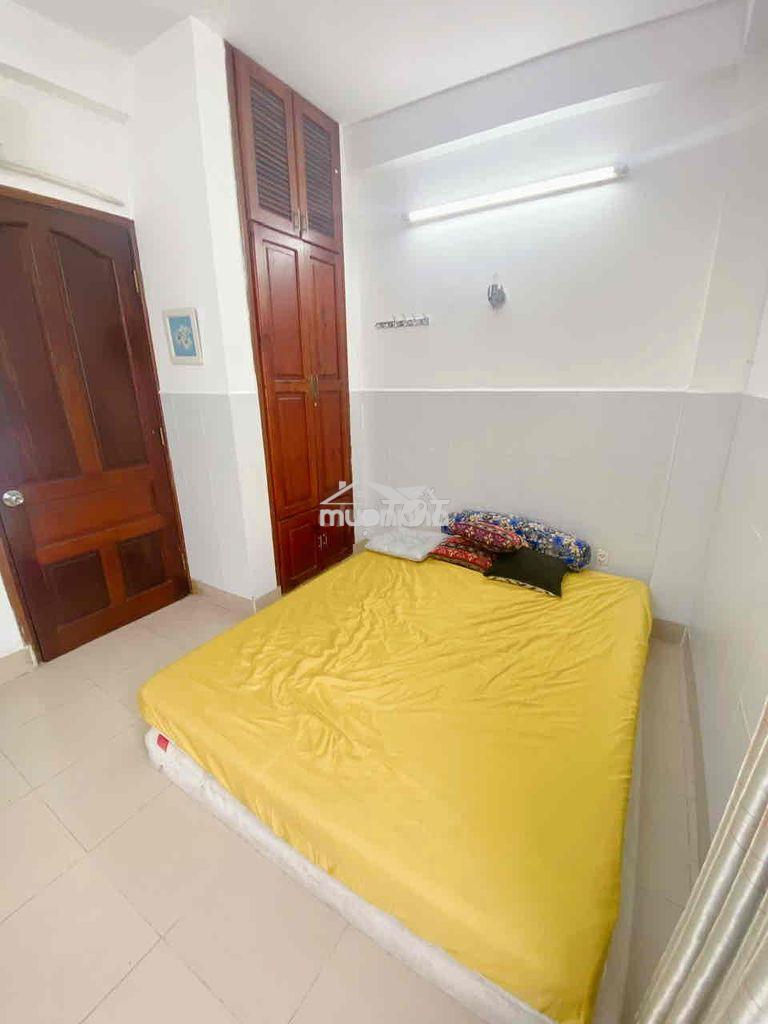 Phòng cửa sổ trời quận 1 - 3