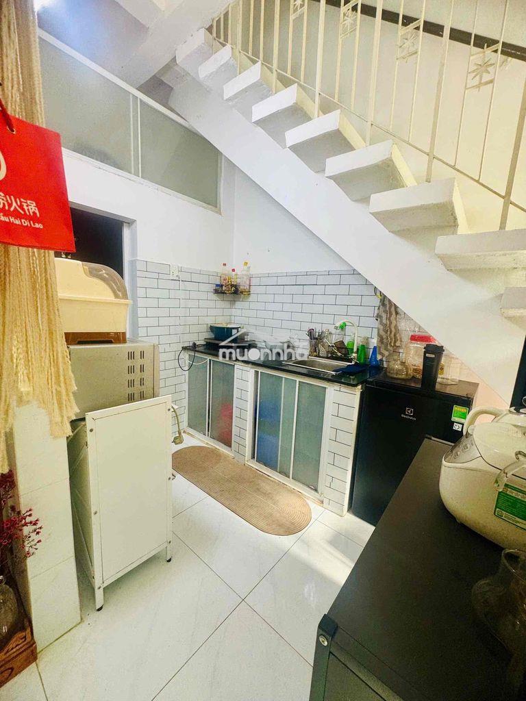Nhà nguyên căn 2pn 2wc ban công - 2 lầu 1 trệt ngay chợ tân định q1 - 4