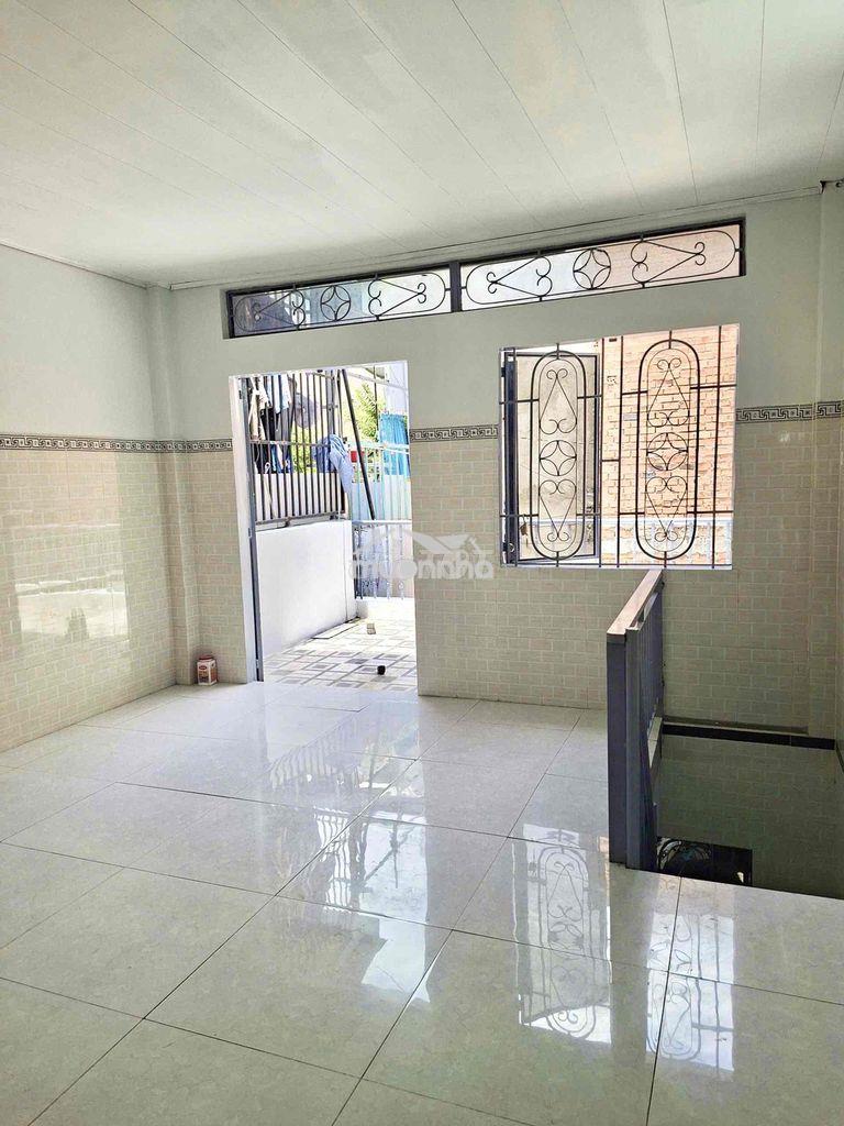 Nhà mới 2 mặt hẻm-3 phòng -cách hẻm ôtô 20m – 10tr/tháng - 4