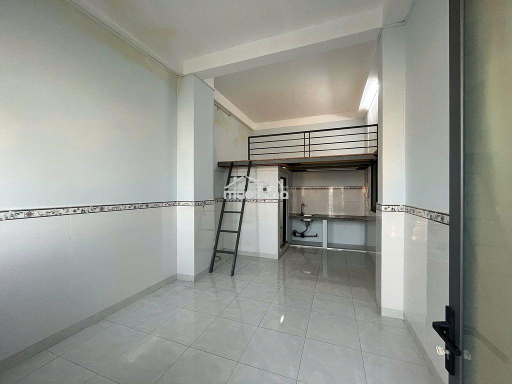 Chính chủ phòng trọ giá rẻ 30m2 bancol cách huflit cvpm quang trung 5p - 4