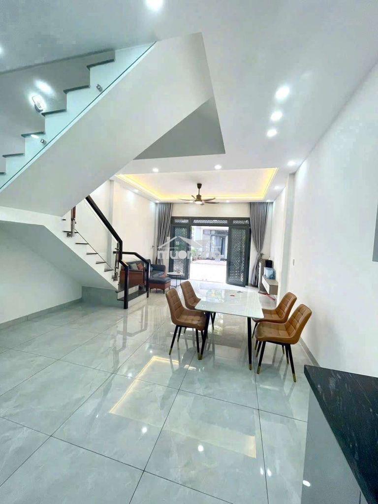 Nhà 1 trệt 2 lầu có nội thất gần ngã 6 an phú - 2