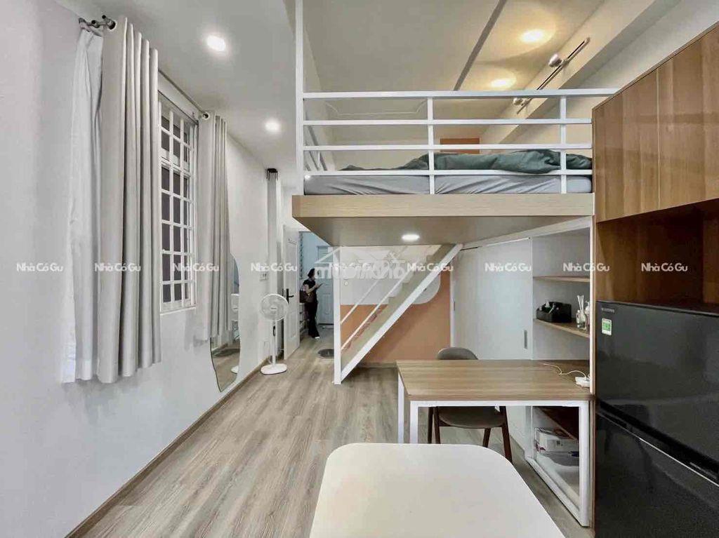 Căn hộ dịch vụ có gác , sẵn nội thất cơ bản - có ban công siêu thoáng - 2