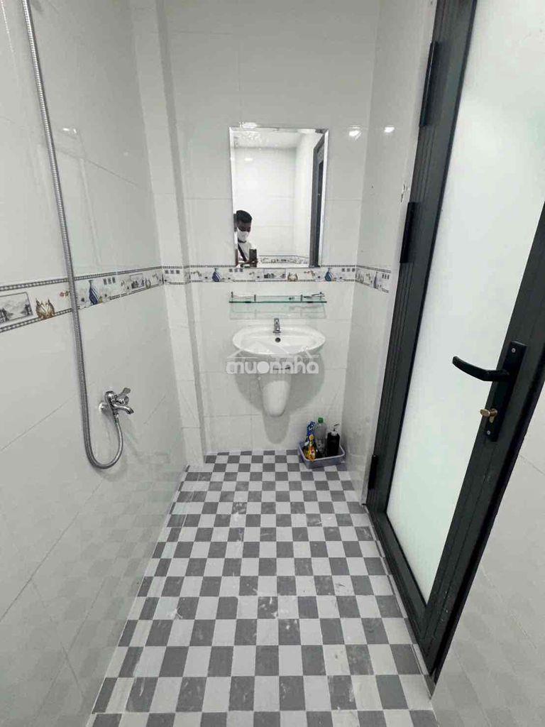 Cho thuê nhà q4 nhà mới xấy - 4