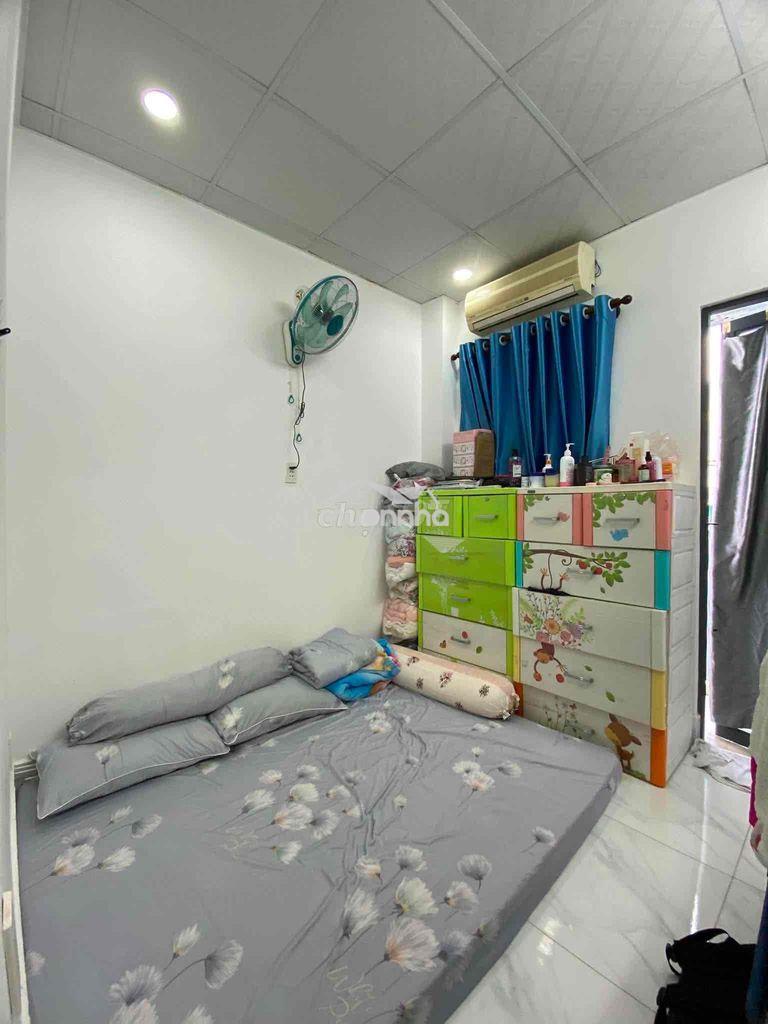 Cạnh cầu chà và quận 8 - nhà đẹp vào ở ngay - 2 tầng - nhỉnh 2 tỷ - 3