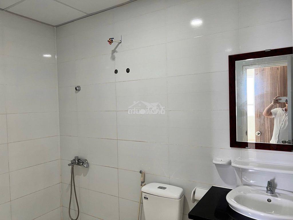 Căn 92m2 3pn 2wc - trống- 12.5 triệu - ở liền- block dragon - 4