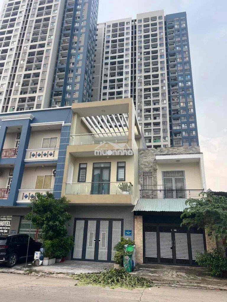Cần cho thuê nhà 1trệt1 lầu, 1pk + 4pn + 4wc, sát bên vin550, 7tr/th - 2