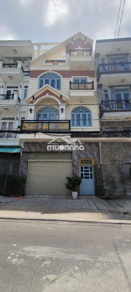 Khu nhà đồng bộ vitri đẹp sd 420m2 gần chợ trường học ủy ban