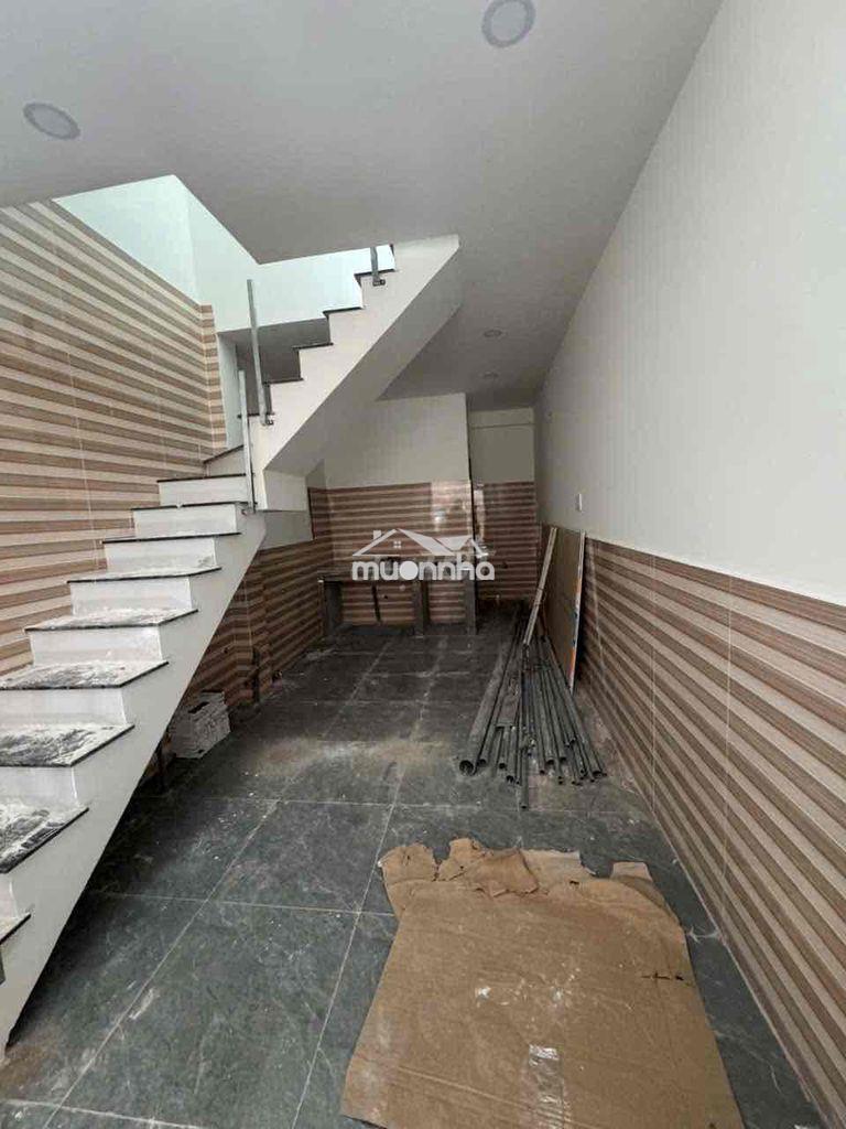 Hiện tại em đang có 10 căn đang xây mới.cho thuê khu vực quốc lộ gần - 4