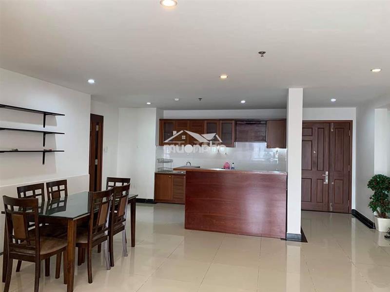 Cần cho thuê nhanh chung cư giai việt đường tạ quang bửu, p5, quận 8