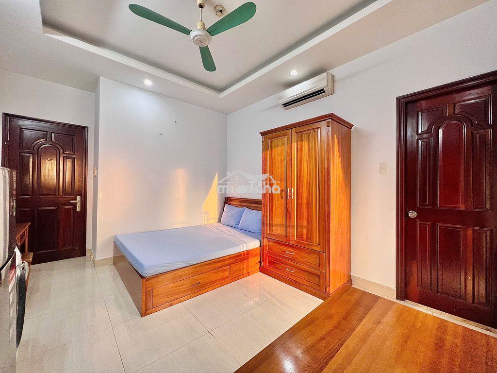 Phòng ban công view siêu đỉnh - cửa sổ - lê văn sỹ - quận 3 - 4