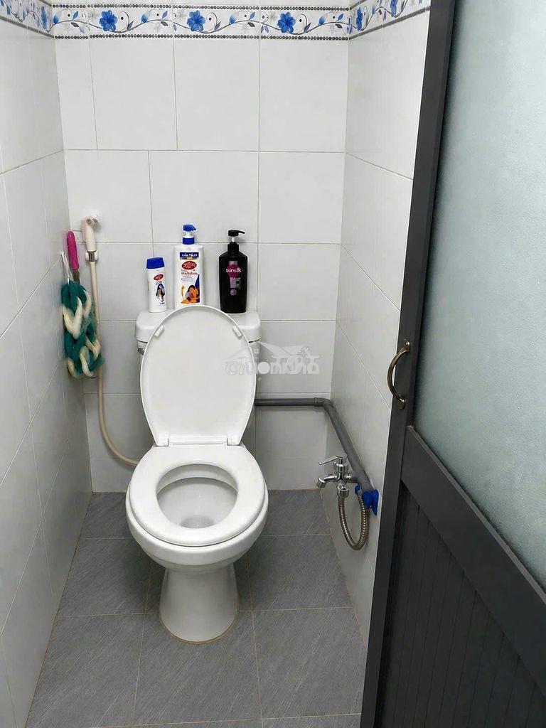Phòng có máy lạnh, giá rẻ, thích hợp nam ở - 4