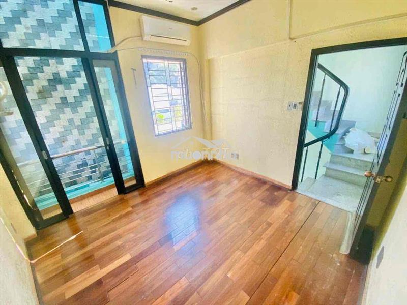 Studio balcon tân định cho thuê 3tr7/ tháng có sẵn máy lạnh