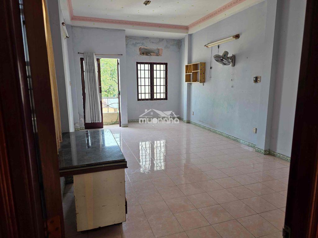 Cho nữ thuê trọ ngay đầm sen. q11 - 2