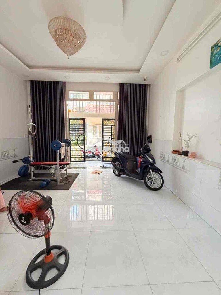 Trệt 1 lầu 49m2 - 4,2 x 12 - ở ngay - nguyễn văn khối, cv làng hoa - 2