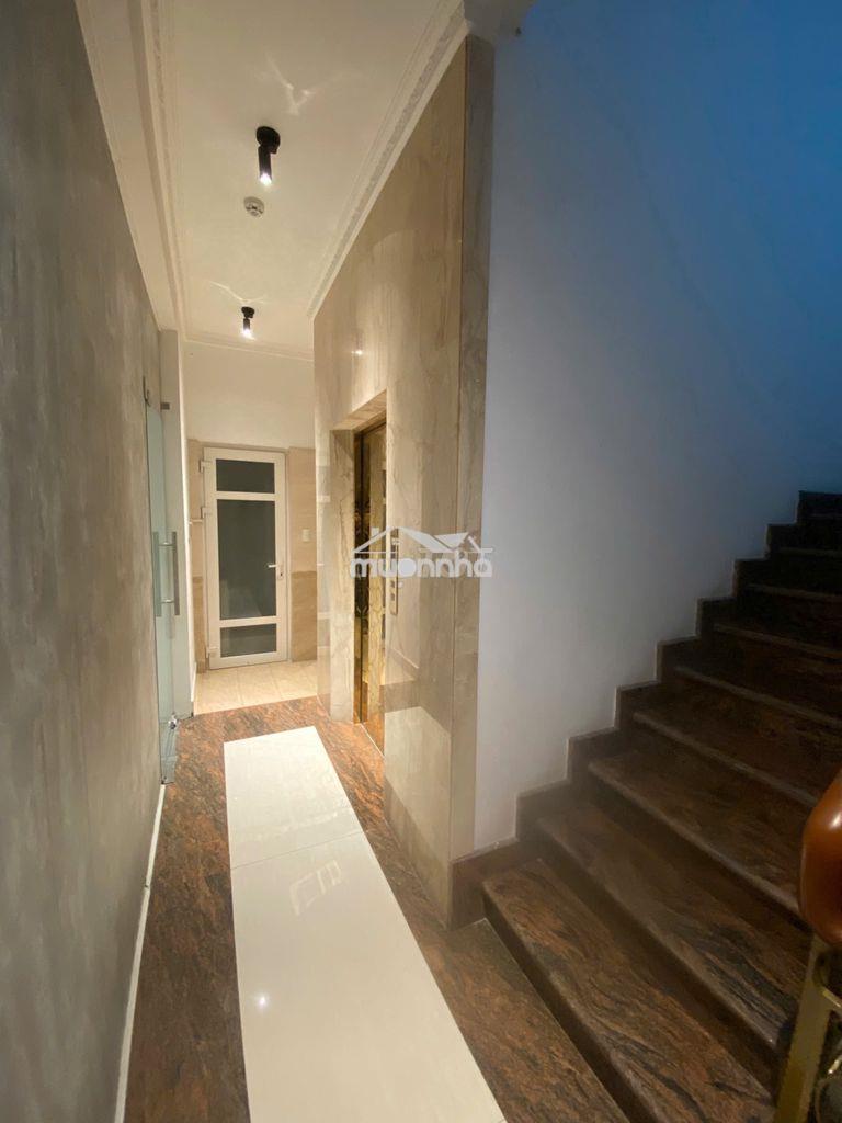 Văn phòng decor cho thuê tại quận 1 kèm sân thượng rooftop. - 4