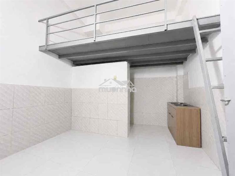 Phòng 1tr9 gần kcn lê minh xuân 18m2