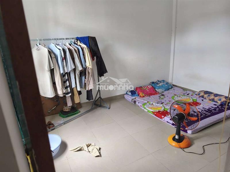 Phòng sạch đẹp rộng rãi mà fiá sinh viên