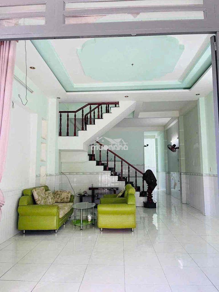 Cho thuê nhà  đường nhựa 9 m thông, gần siêu thị bigc ( go) dĩ an - 3