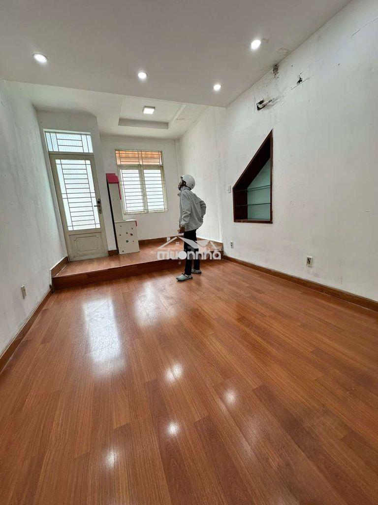 Nhà 3 tầng – 50m2 – có nội thất – nguyễn tri phương, q 10 – 22tr/tháng - 3