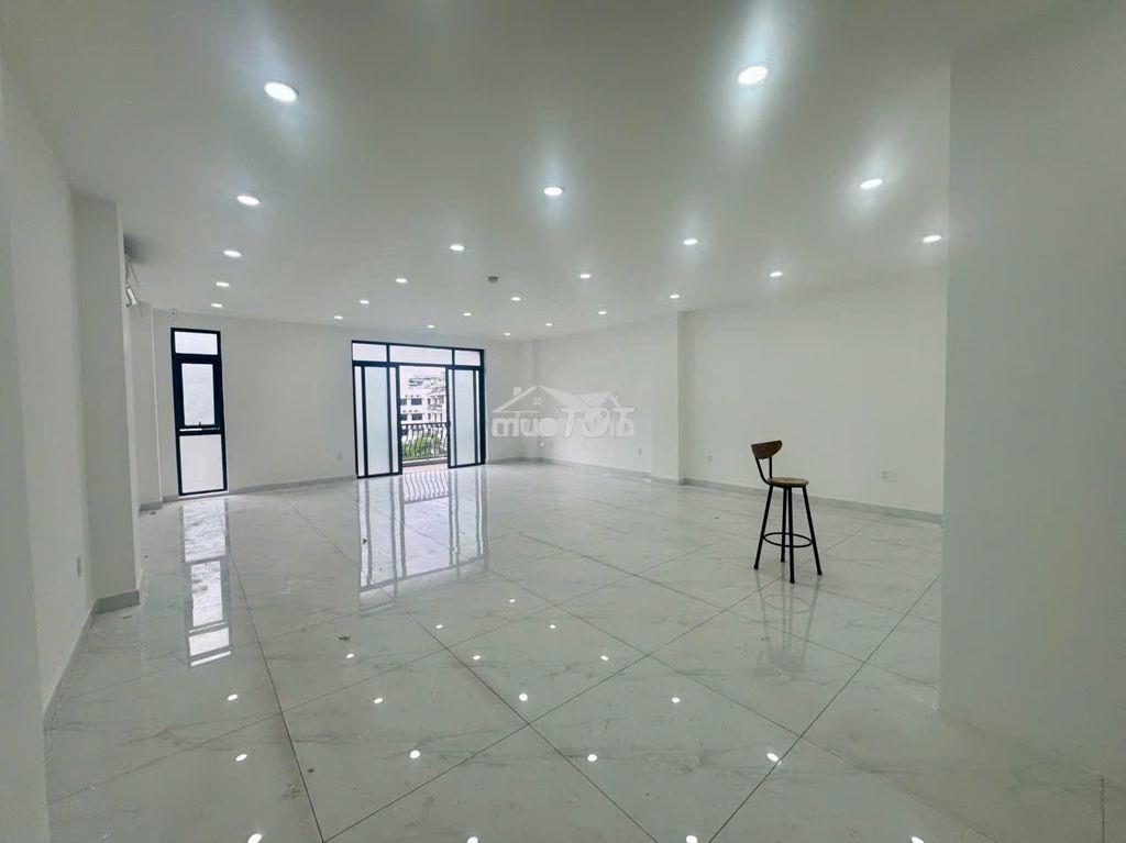 Văn phòng 80m2, sàn trống, có máy lạnh, hầm xe ở vạn phúc. giá 13 tr - 2