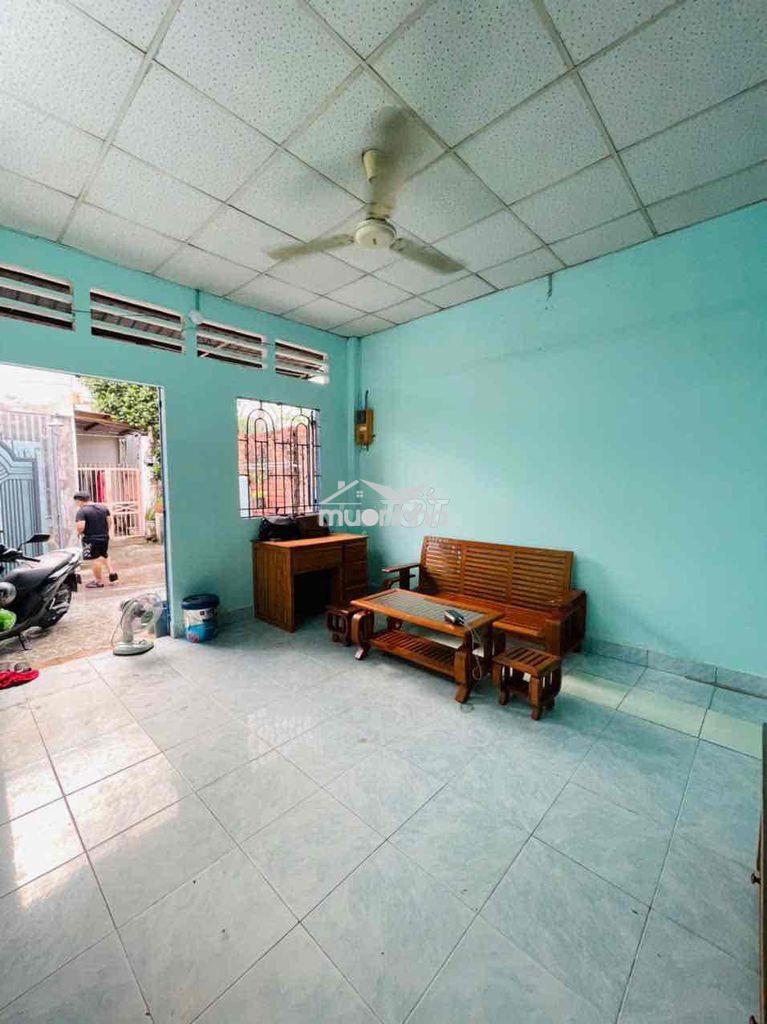 Nhà cấp 4 có lững dt 70m2 gồm 2pn tại đường 17 linh trung gần metro - 4