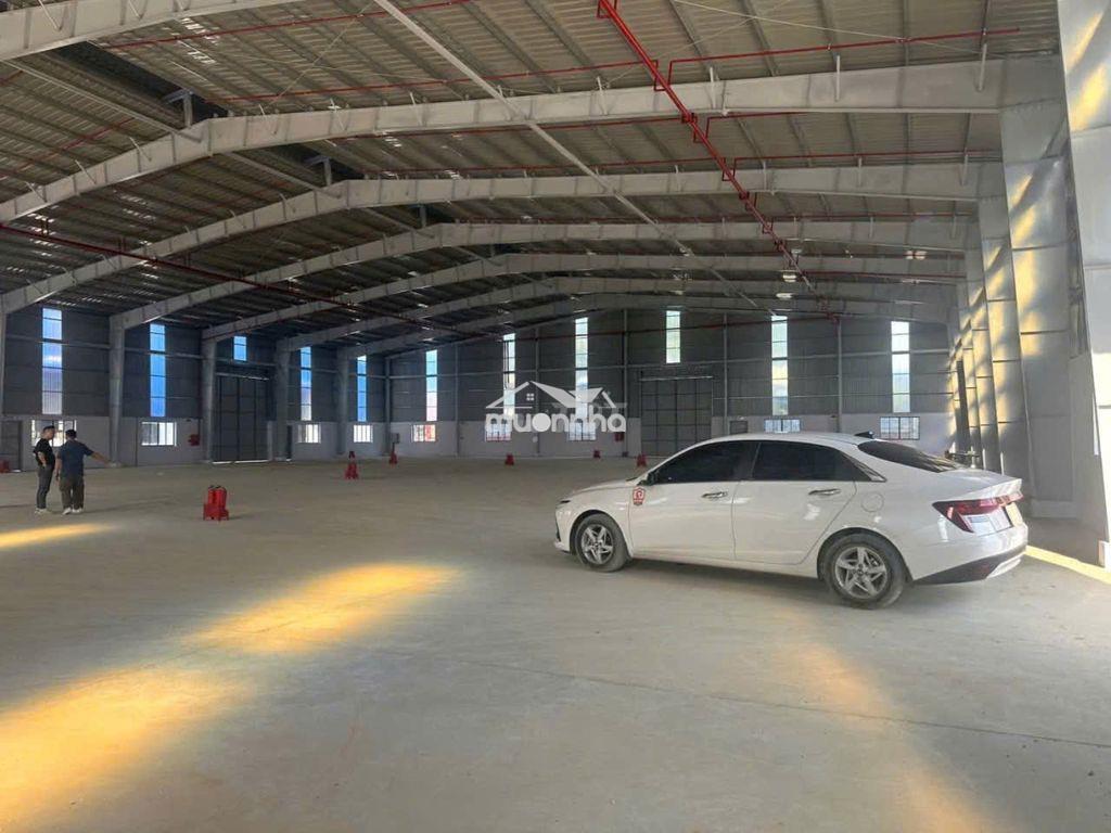 Cho thuê 2500m2 xưởng tân uyên ,pccc tự động ,giấy tờ đầy đủ ,cont 40f - 3