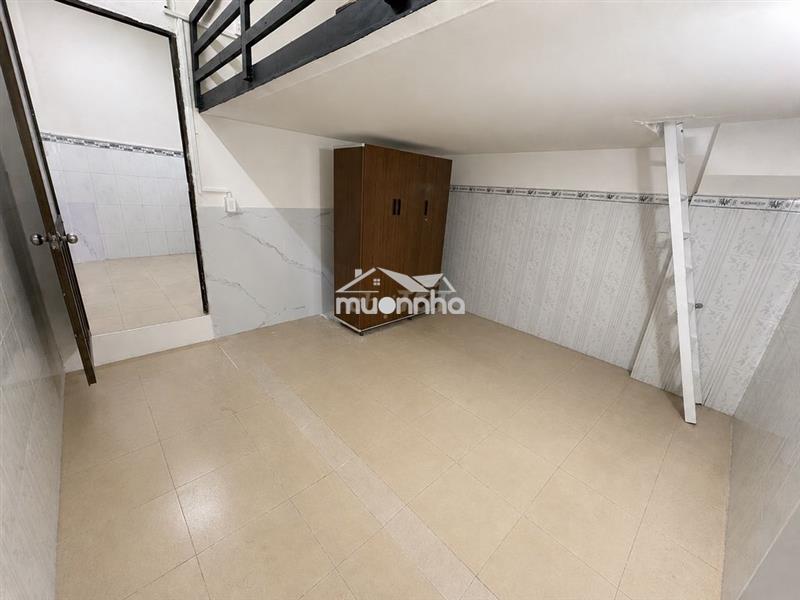 🏡 Phòng gác lửng rộng – tách bếp – giờ giấc tự do