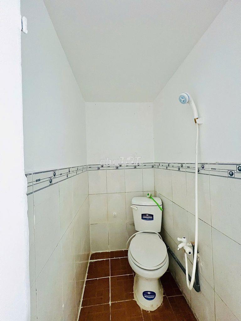 Phòng mới, chính chủ giờ giấc tự do thoải mái gần đại học ngân hàng - Ảnh 4