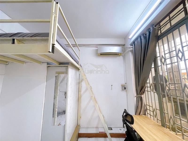 Phòng 4tr có ban công mới như hình tại bùi đình túy ở ngay gác rộng
