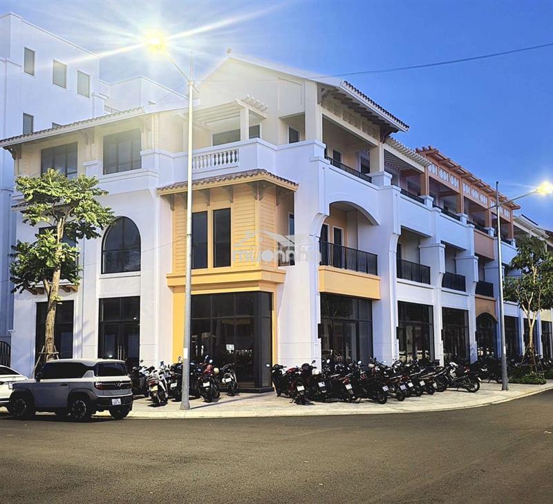 Căn góc towhouse 3 tầng bên sông hàn