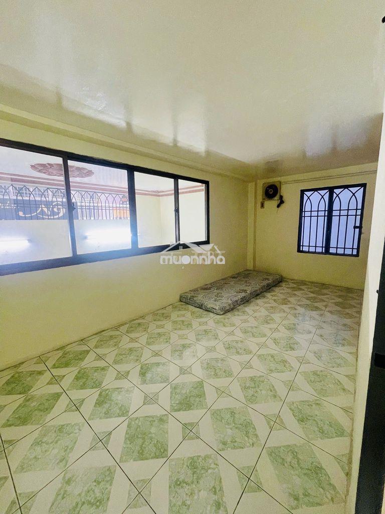 Phòng có máy lạnh gần đh sài gòn, sư phạm ( ko nhận xe máy ) - 2