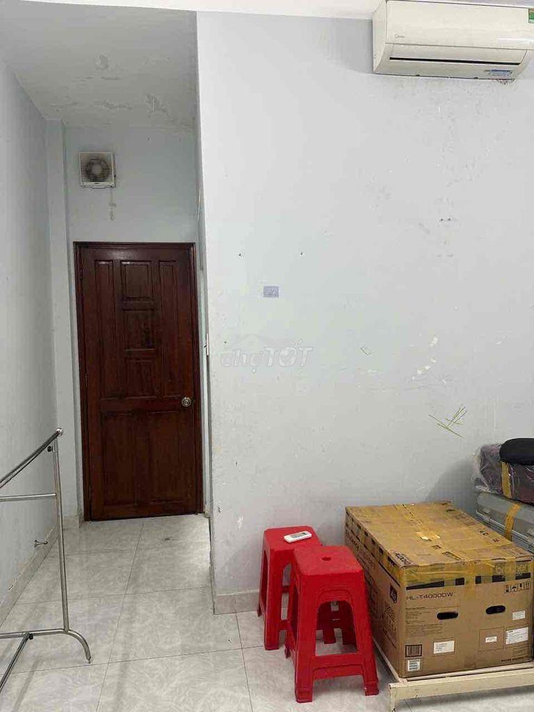 Phòng trọ 25m2 gần chợ bình thành, bình tân