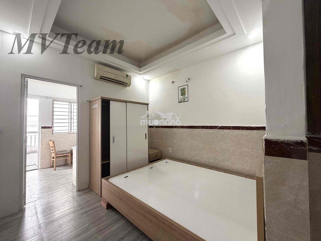 Cho thuê penhouse thang máy - mặt tiền - quận 10 - 1pn - 1pk - 1 sân - 3