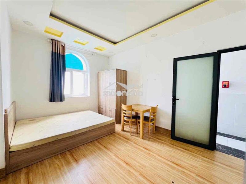 Cho thuê studio, đủ nội thất, ánh nắng mặt trời, an ninh, tiện quận 5