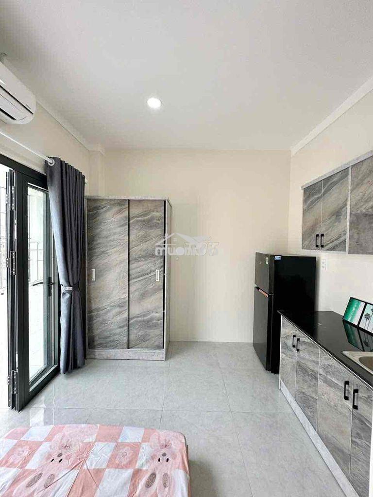 Chính chủ cho thuê căn hộ ban công lớn ngay có thang máy tiện qua q1 - 2