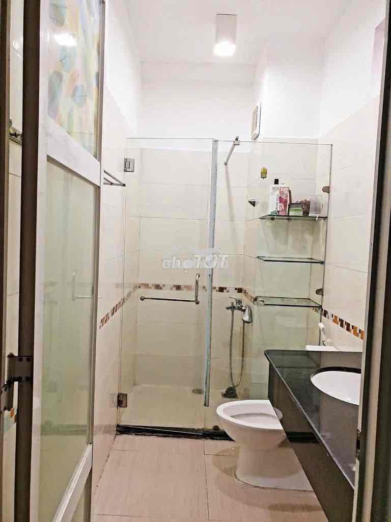 Nhà trệt 2 lầu st 4pn 3wc, dt 7x7m, khu cx bắc hải q10 sau căn mt - 2