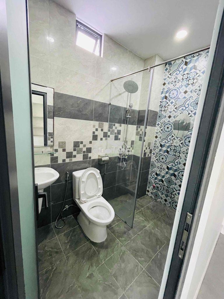 Cho thuê phòng ban công 20m2 hẻm xe hơi lê văn sỹ q3 - 3