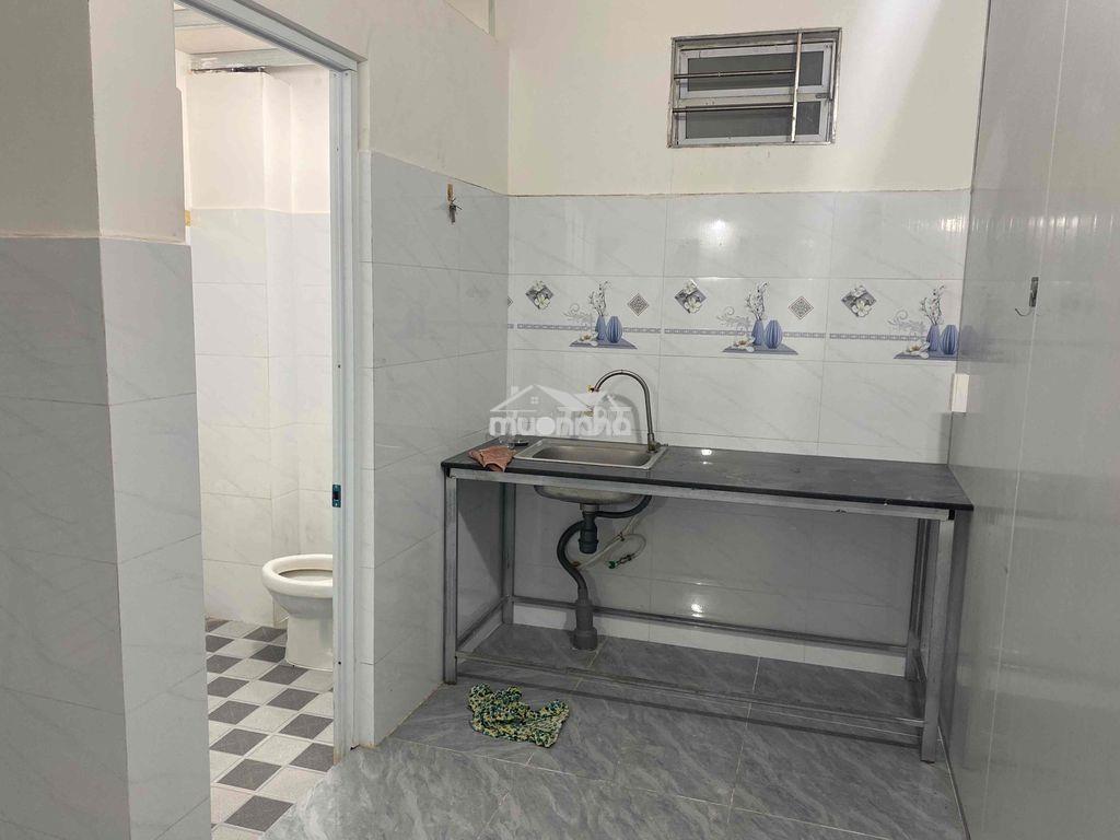 Nhà 2pn đối diện dh nguyễn tất thành cho thuê - 2