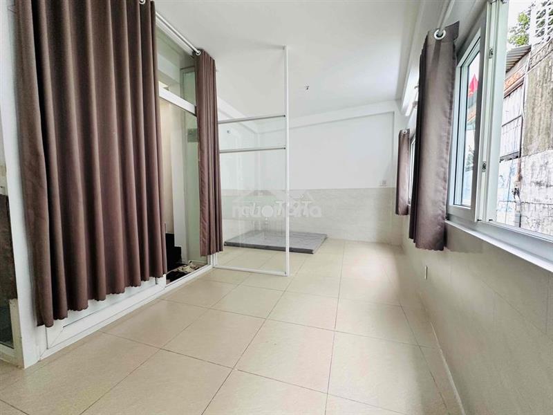 Cho thuê phòng lớn - cửa sổ thoáng mát - giờ tự do - cửa vân tay