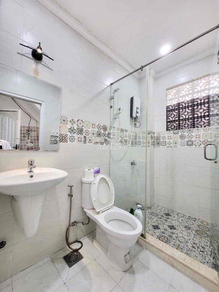 Chính chủ cho thuê phòng ở 98f lê lai tự do giá 4,5tr ful nt ạ lh mình