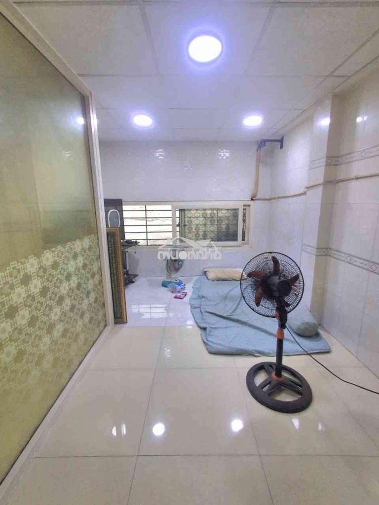 Bán nhà :đường cách mạng tháng 8 p7 tân bình, 20m2 ,3 tầng ,giá 2.8tỷ - 3