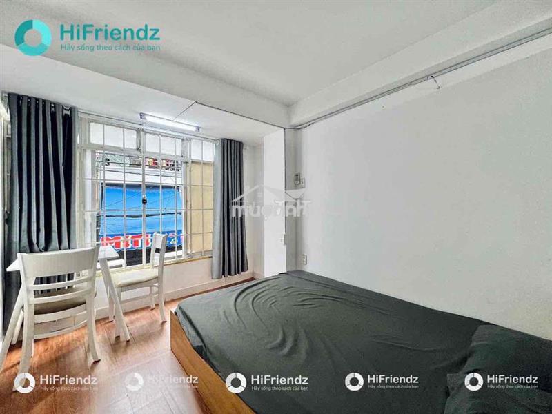Studio cửa sổ trời bự ở phú nhuận