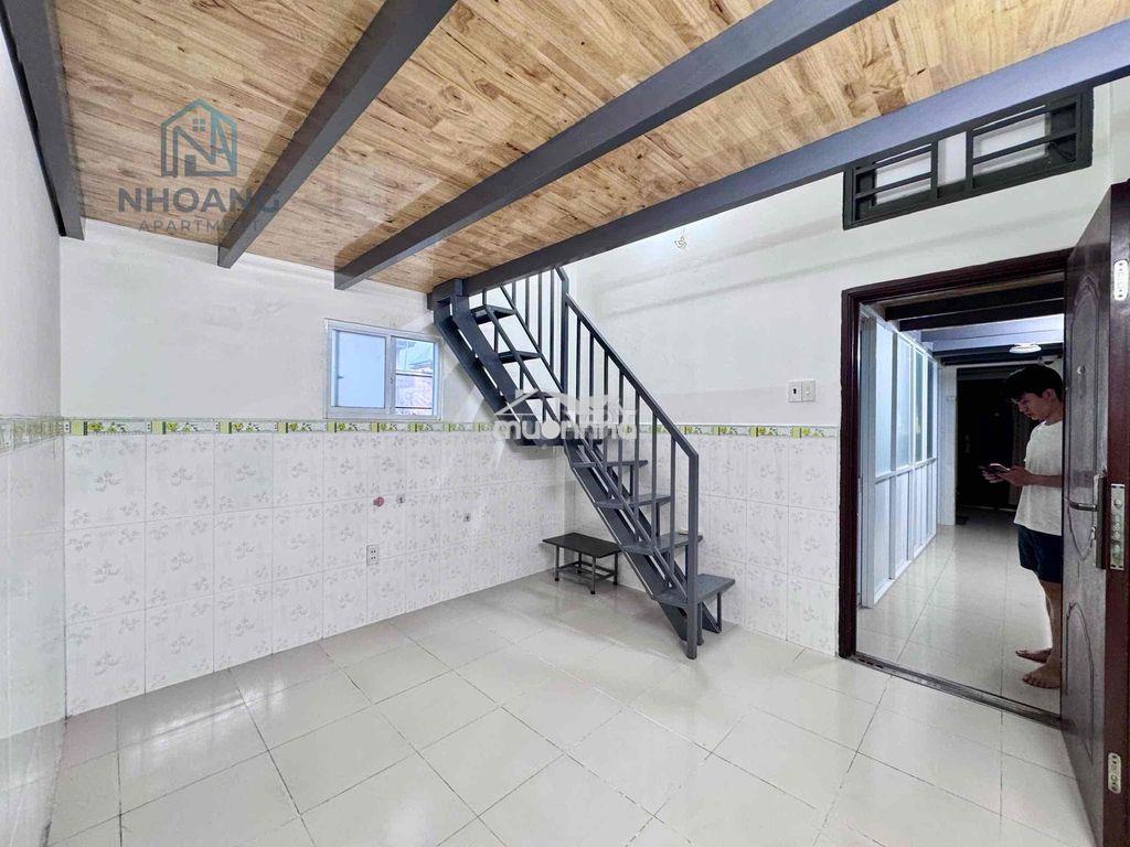 Giá tốt!! cho thuê phòng gác 25m2 tách bếp_cửa sổ trời ngay cmt8 q3 - 3