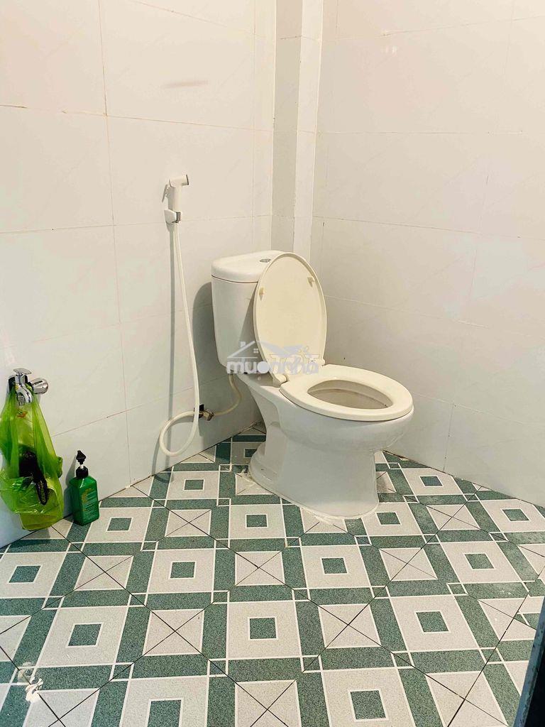 Kho mới xây sạch đẹp. gác lửng. đường thông xe tải - 4