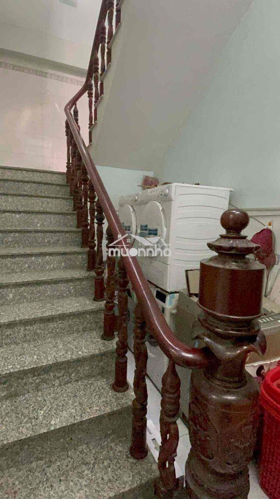 Phòng cho thuê có may lanh đông hưng thuận 17
