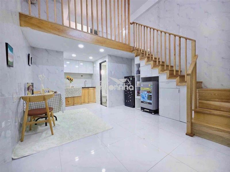 Cho thuê căn hộ tân phú gác cao 1m7 gần đại học công thương ( huit)