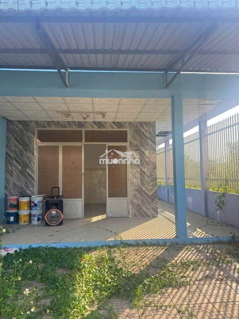 Nhà cũ giá tôt, 6 5 0 tr, sang ngay căn nhà tân phú trung, củ chi