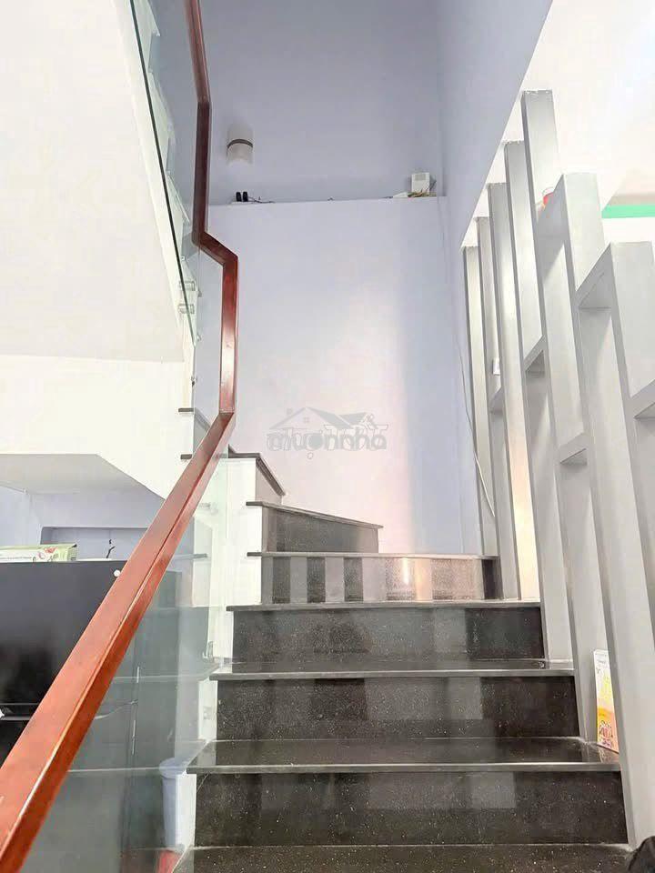 Nhà sổ hồng riêng 52m2 thổ cư, cách chợ đường 200m, q.12(củ) chỉ 3 tỷ. - Ảnh 3